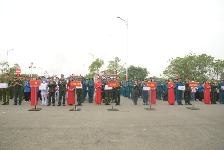 Phường Phúc Lợi hoàn thành tốt nhiệm vụ diễn tập tác chiến trong khu vực phòng thủ năm 2026- Ảnh 8.