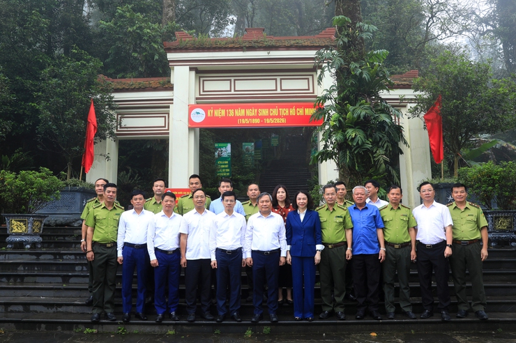 Đoàn công tác của thành phố Hà Nội dâng hương tưởng niệm Chủ tịch Hồ Chí Minh tại Vườn Quốc gia Ba Vì- Ảnh 3.