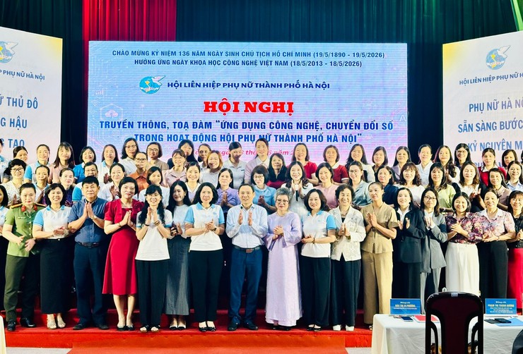 Phụ nữ Hà Nội học tập tư tưởng Hồ Chí Minh về văn hóa ứng xử thời đại mới- Ảnh 3.