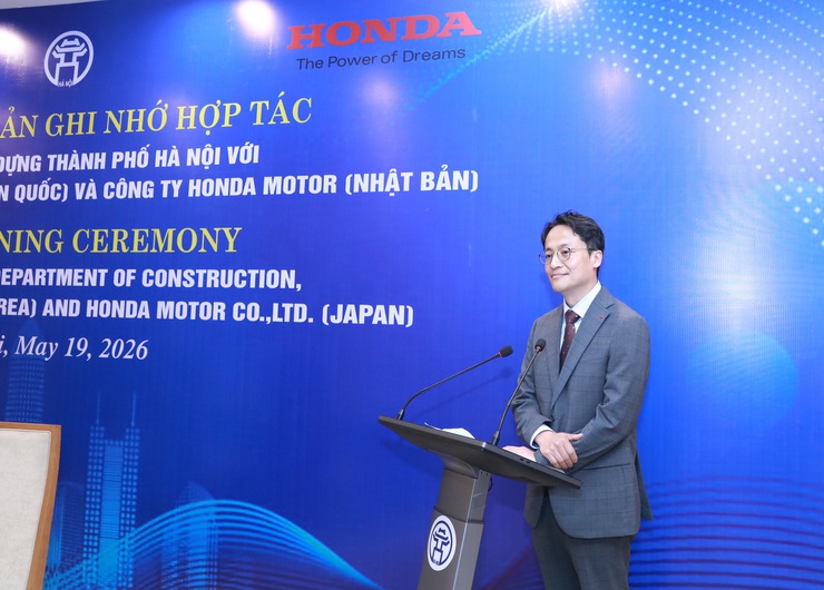 Hà Nội ký biên bản ghi nhớ hợp tác triển khai Dự án lắp đặt trạm đổi pin cho xe máy điện- Ảnh 3.
