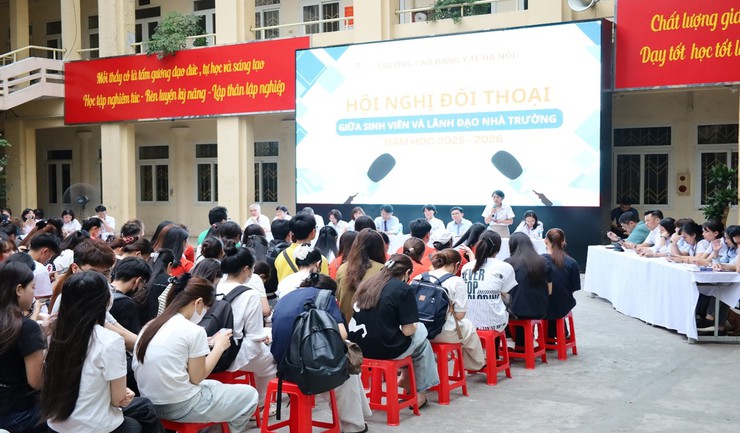 Lắng nghe, chia sẻ và thấu hiểu tại Trường Cao đẳng Y tế Hà Nội.- Ảnh 1.