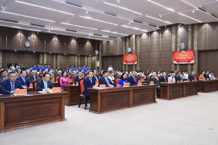 Tổng Bí thư, Chủ tịch nước Tô Lâm: Đảng lớn lên từ Nhân dân, vì Nhân dân chiến đấu, vì Nhân dân hy sinh, vì Nhân dân đổi mới và phát triển- Ảnh 1.