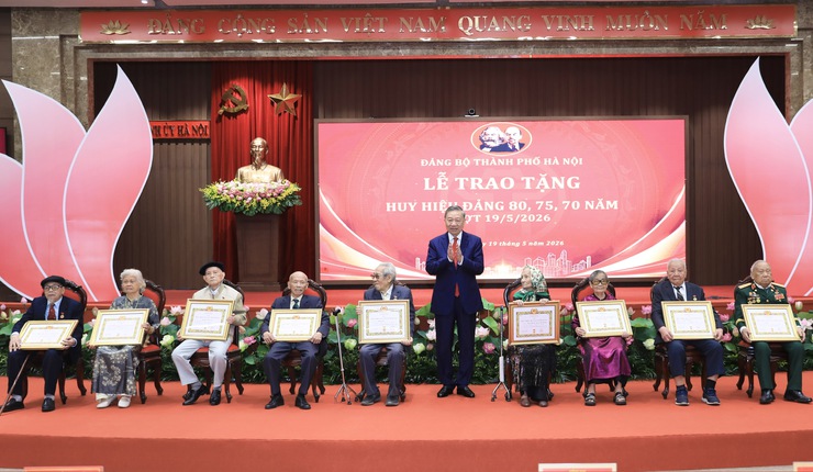 Tổng Bí thư, Chủ tịch nước Tô Lâm: Đảng lớn lên từ Nhân dân, vì Nhân dân chiến đấu, vì Nhân dân hy sinh, vì Nhân dân đổi mới và phát triển- Ảnh 3.