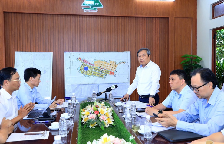 Chủ tịch UBND Thành phố Vũ Đại Thắng yêu cầu đẩy nhanh tiến độ Dự án công viên nghĩa trang Yên Kỳ (giai đoạn 1)- Ảnh 1.