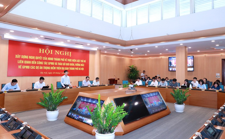 Hà Nội quyết tâm tháo gỡ vướng mắc giải phóng mặt bằng cho các dự án trọng điểm- Ảnh 1.