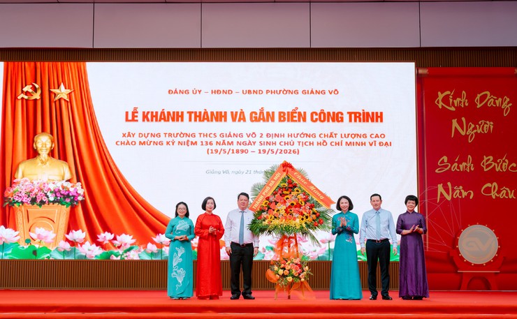 Khánh thành, gắn biển công trình Trường THCS Giảng Võ 2 định hướng chất lượng cao- Ảnh 1.