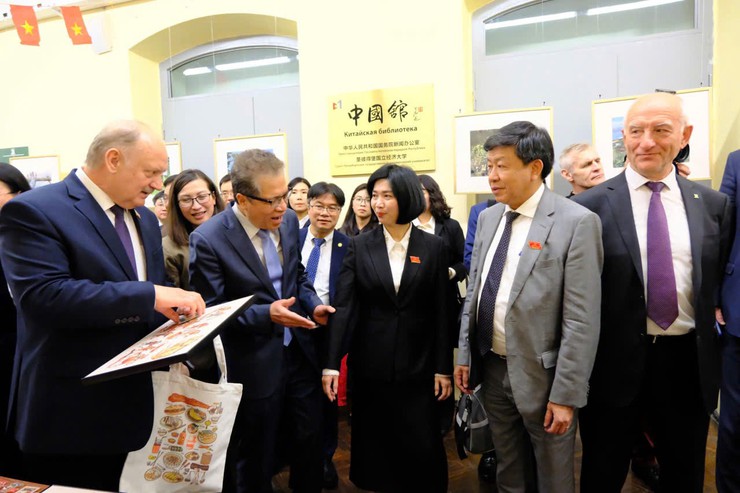 Hanoi strengthens strategic partnership with Saint Petersburg through expanding legislative cooperation initiatives- Ảnh 3.