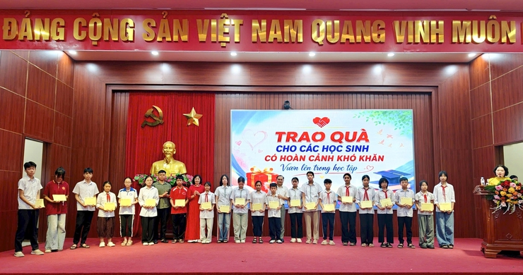 Xã Phú Xuyên tuyên dương, khen thưởng học sinh giỏi tiêu biểu năm học 2025-2026- Ảnh 1.