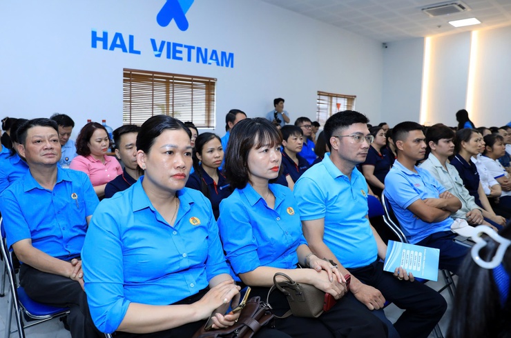 Chủ tịch UBND Thành phố Vũ Đại Thắng gặp gỡ, đối thoại với công nhân lao động Thủ đô năm 2026- Ảnh 3.