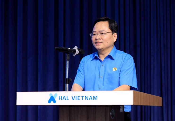 Chủ tịch UBND Thành phố Vũ Đại Thắng gặp gỡ, đối thoại với công nhân lao động Thủ đô năm 2026- Ảnh 7.