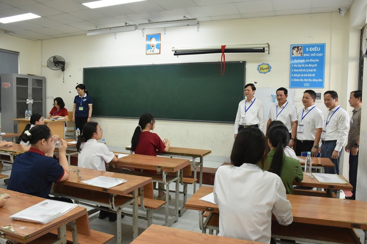 Gần 125.000 thí sinh Hà Nội bước vào kỳ thi lớp 10 THPT công lập- Ảnh 9.