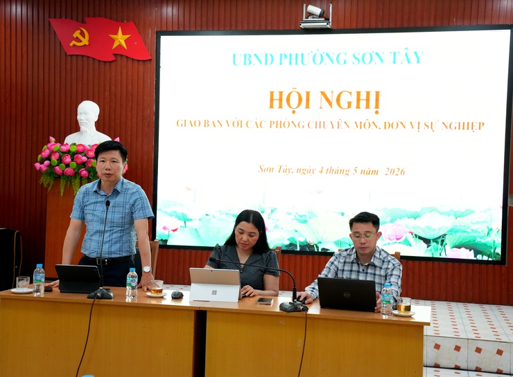 Sơn Tây: Siết chặt kỷ cương, đẩy mạnh cải cách hành chính tại hội nghị giao ban tháng 5/2026- Ảnh 1.