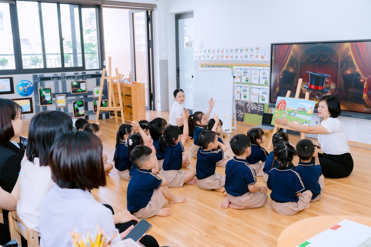 Phường Bồ Đề tiên phong chuyển đổi số trong xây dựng trường mầm non chất lượng cao, xanh - an toàn - hạnh phúc- Ảnh 11.