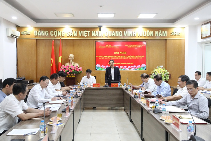 Hiệp hội Khoa học Hành chính Việt Nam khảo sát và trao đổi kết quả thực hiện chính quyền địa phương hai cấp tại phường Xuân Phương- Ảnh 1.