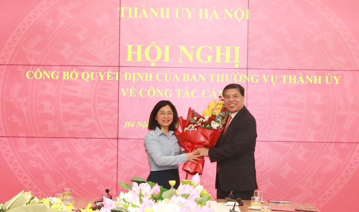 Công bố các quyết định của Ban Thường vụ Thành ủy về công tác cán bộ- Ảnh 3.