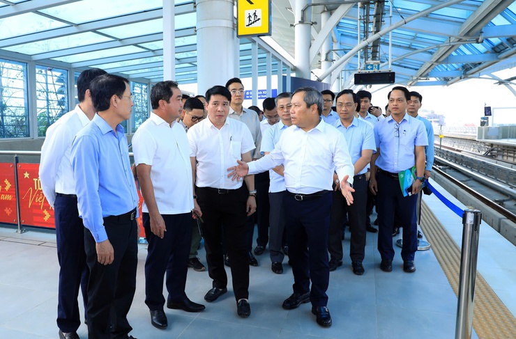 Lãnh đạo Thành phố kiểm tra công tác vận hành Metro Nhổn - Ga Hà Nội, đôn đốc tiến độ ga ngầm S12- Ảnh 3.