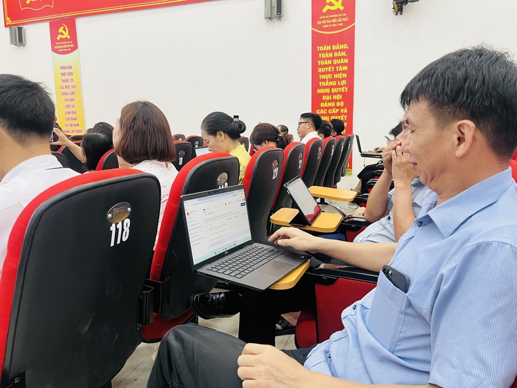 Phường Tây Tựu tổ chức Hội nghị tập huấn đào tạo, hướng dẫn trực tiếp sử dụng phân hệ đánh giá OKR/KPI trên hệ thống HanoiWork- Ảnh 4.