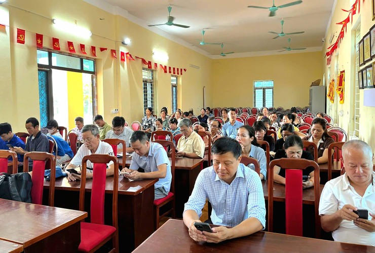 Xã Đa Phúc đẩy mạnh phổ cập kỹ năng số, hỗ trợ người dân tiếp cận dịch vụ công trực tuyến- Ảnh 2.