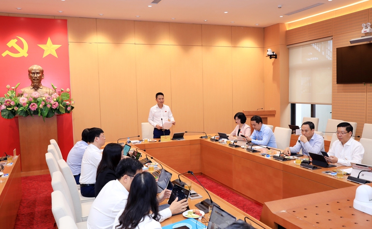 Nhiều góp ý hoàn thiện các nghị quyết triển khai Luật Thủ đô trong lĩnh vực khoa học công nghệ, môi trường, đô thị và pháp chế- Ảnh 1.