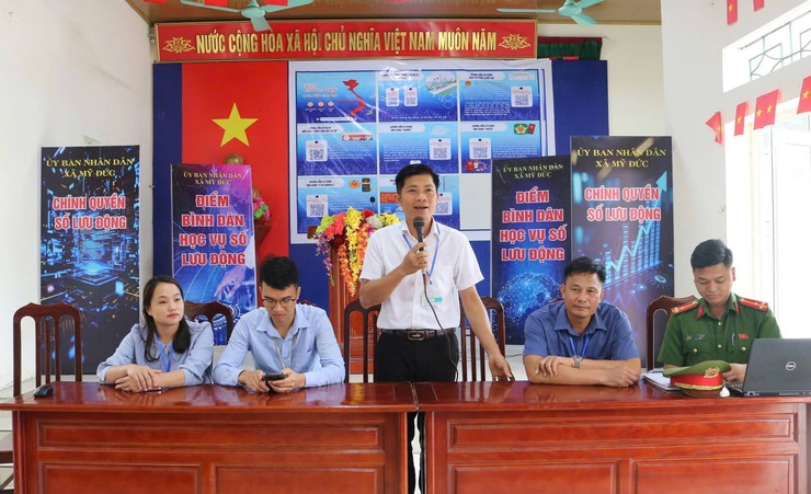 Xã Mỹ Đức triển khai thí điểm mô hình "Chính quyền số lưu động" tại thôn Gốc Báng- Ảnh 1.