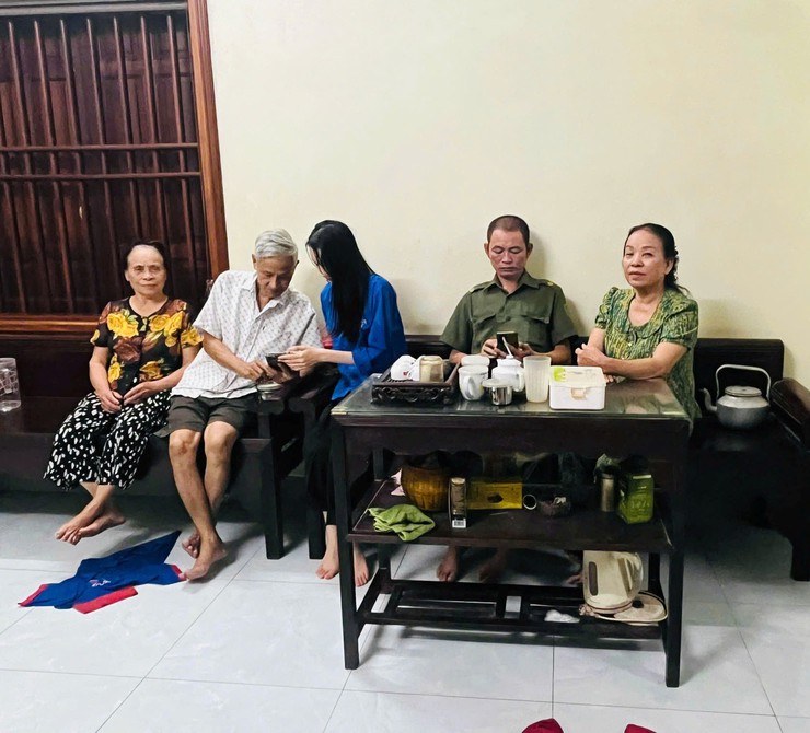 "Mùa hè số cùng VNeID" ở Nam Phù: Đưa tiện ích số đến gần dân- Ảnh 4.