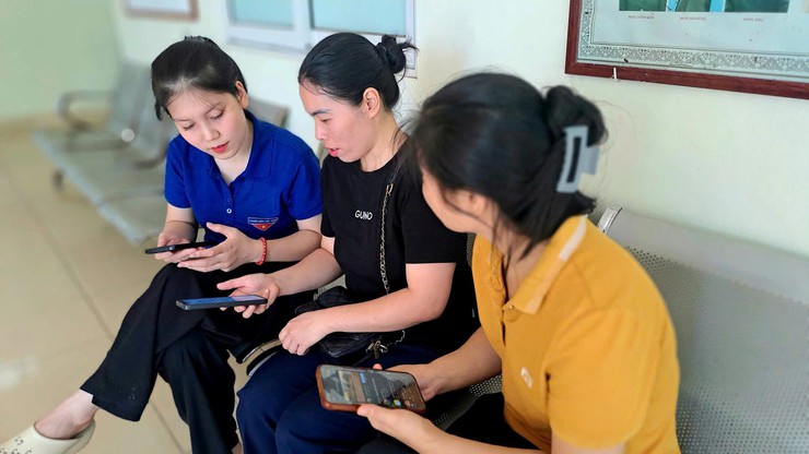 "Mùa hè số cùng VNeID" ở Nam Phù: Đưa tiện ích số đến gần dân- Ảnh 2.