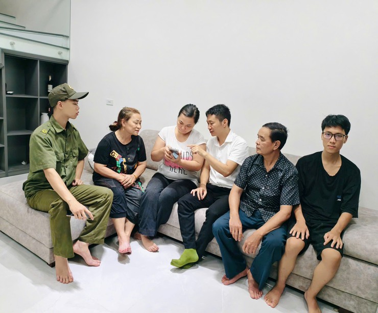 "Mùa hè số cùng VNeID" ở Nam Phù: Đưa tiện ích số đến gần dân- Ảnh 3.