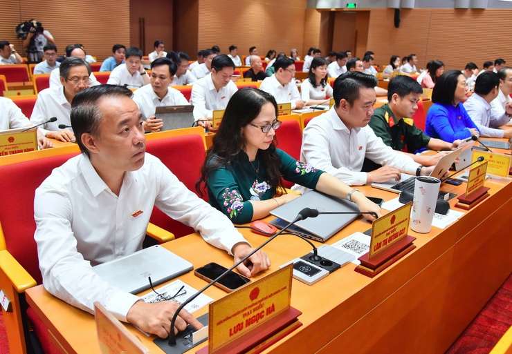 Hà Nội thông qua Nghị quyết quy định chính sách hỗ trợ an sinh xã hội cho người dân- Ảnh 1.