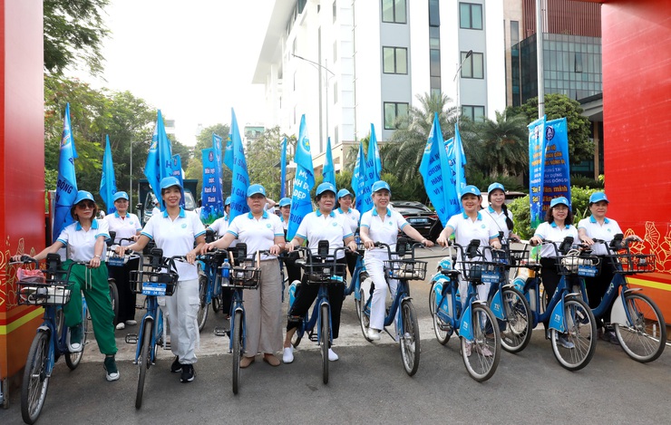 Khơi dậy sức mạnh cộng đồng bảo vệ môi trường, xây dựng Thủ đô xanh - sạch - đẹp- Ảnh 4.
