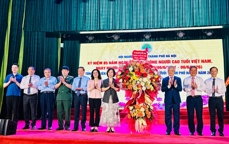 Hà Nội kỷ niệm 85 năm Ngày truyền thống Người cao tuổi Việt Nam- Ảnh 2.