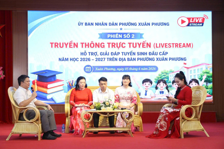 Phường Xuân Phương: Thành công từ mô hình “Truyền  thông phát trực tuyến (livestream) hỗ trợ giải đáp thủ tục hành chính”- Ảnh 4.