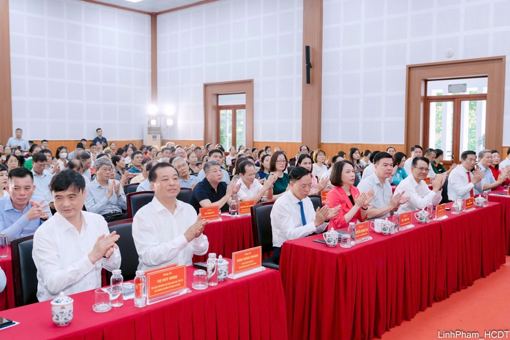 Hà Nội: Khai trương Cơ sở chăm sóc sức khỏe ban ngày cho người cao tuổi phường Long Biên- Ảnh 2.