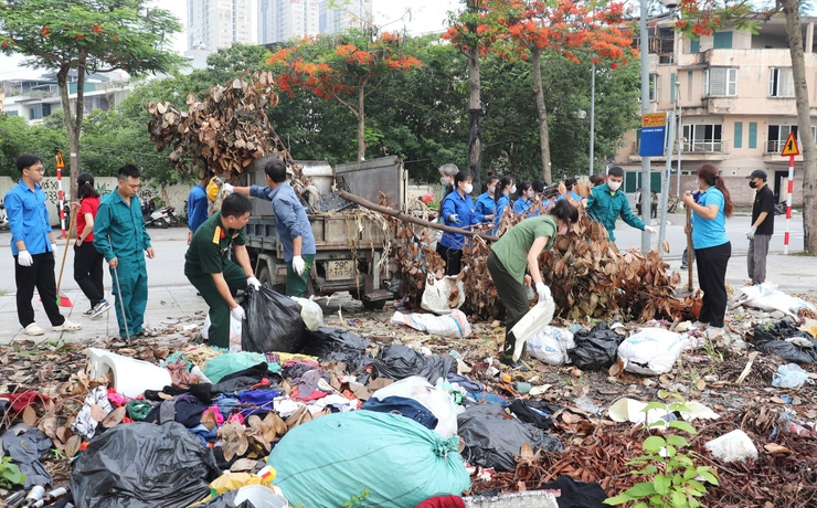 Phường Kiến Hưng: Tổng vệ sinh môi trường tuyến phố Hoàng Đôn Hòa- Ảnh 3.