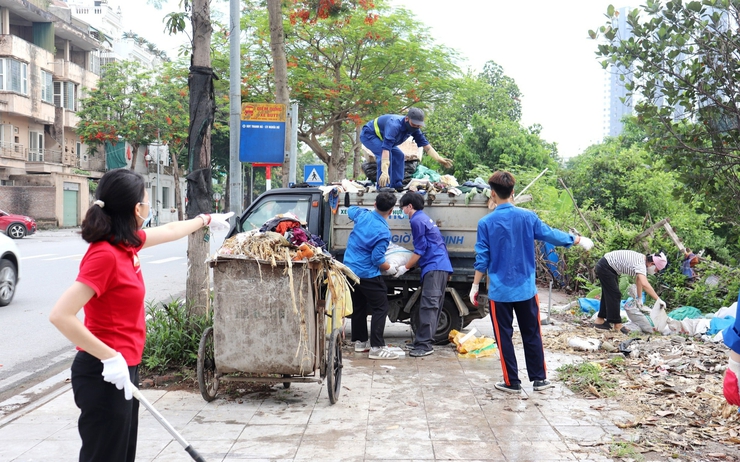 Phường Kiến Hưng: Tổng vệ sinh môi trường tuyến phố Hoàng Đôn Hòa- Ảnh 4.