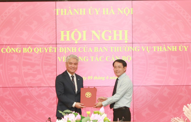 Đồng chí Phạm Quang Hưng được bổ nhiệm Phó Chánh Văn phòng Thành ủy Hà Nội- Ảnh 1.