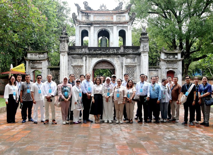 Lãnh đạo các thành phố ASEAN tham quan di sản tiêu biểu của Thủ đô- Ảnh 4.