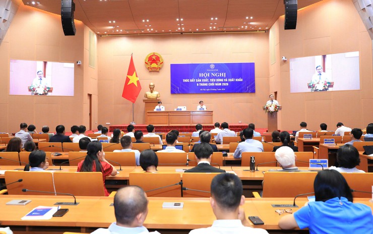 Chủ tịch Hà Nội Vũ Đại Thắng: Các sở, ngành phải trả lời kiến nghị của doanh nghiệp thời hạn tối đa 10 ngày- Ảnh 1. Chủ tịch Hà Nội Vũ Đại Thắng: Các sở, ngành phải trả lời kiến nghị của doanh nghiệp thời hạn tối đa 10 ngày- Ảnh 1.