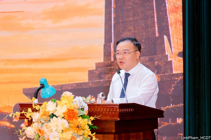 Phường Việt Hưng tri ân người có công nhân kỷ niệm 79 năm Ngày Thương binh - Liệt sĩ- Ảnh 2.