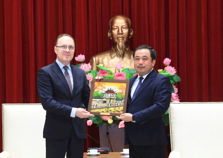 Hà Nội sẵn sàng tạo điều kiện thuận lợi cho các doanh nghiệp Nga đến hợp tác, đầu tư- Ảnh 2.