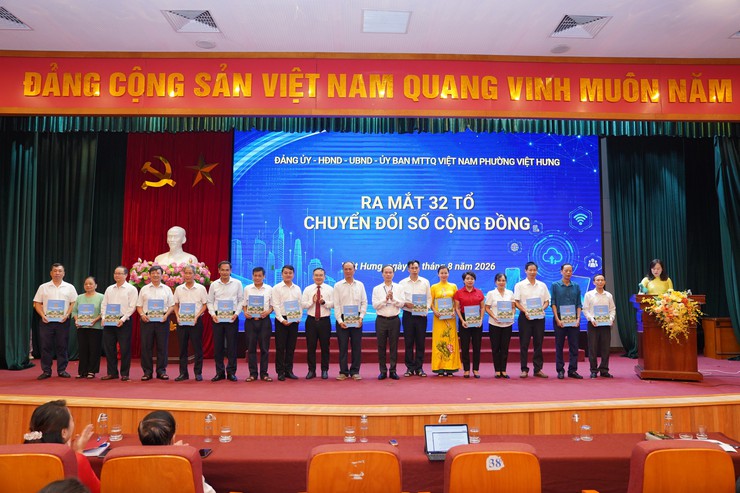 Phường Việt Hưng ra mắt 32 Tổ chuyển đổi số cộng đồng và các Tiểu ban Quản lý di tích - Ảnh 2.