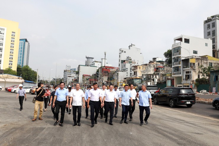 Hà Nội quyết liệt tháo gỡ vướng mắc, phấn đấu thông tuyến Vành đai 1 trước 2/9- Ảnh 4.