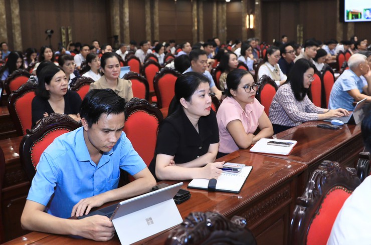 Thương mại điện tử phải là kênh đưa hình ảnh, sản phẩm, dịch vụ và thương hiệu Hà Nội ra thị trường quốc tế- Ảnh 2. Thương mại điện tử phải là kênh đưa hình ảnh, sản phẩm, dịch vụ và thương hiệu Hà Nội ra thị trường quốc tế- Ảnh 2.