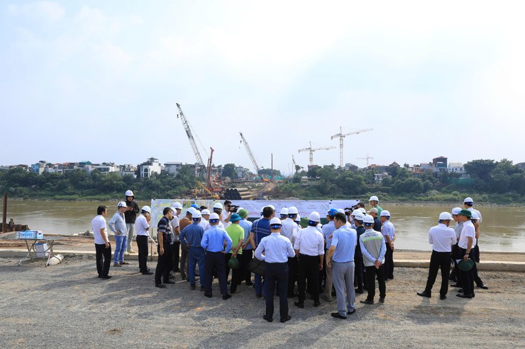 Chủ tịch Hà Nội Vũ Đại Thắng yêu cầu đẩy nhanh tiến độ các công trình, dự án đầu tư hạ tầng quan trọng- Ảnh 7. Chủ tịch Hà Nội Vũ Đại Thắng yêu cầu đẩy nhanh tiến độ các công trình, dự án đầu tư hạ tầng quan trọng- Ảnh 7.
