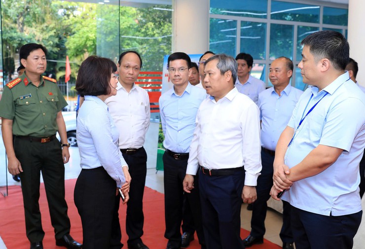 Chủ tịch Hà Nội Vũ Đại Thắng yêu cầu đẩy nhanh tiến độ các công trình, dự án đầu tư hạ tầng quan trọng- Ảnh 9. Chủ tịch Hà Nội Vũ Đại Thắng yêu cầu đẩy nhanh tiến độ các công trình, dự án đầu tư hạ tầng quan trọng- Ảnh 9.