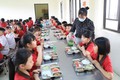 Hanoi implements support policy for primary school meals