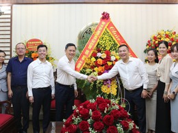 Phó Chủ tịch UBND Thành phố Hà Minh Hải chúc mừng Cổng Thông tin điện tử Chính phủ