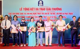 Trao giải Cuộc vận động sáng tác văn học, nghệ thuật với chủ đề “Hà Nội - Đổi mới và phát triển”