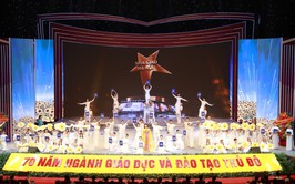 Những hình ảnh ấn tượng tại Lễ kỷ niệm 70 năm thành lập ngành Giáo dục và Đào tạo Thủ đô