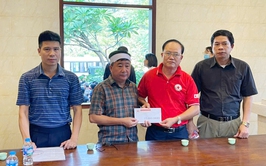 Hội Chữ thập đỏ Thành phố thăm hỏi, động viên gia đình nạn nhân trong vụ cháy tại phố Kim Hoa
