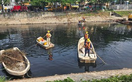 Hà Nội ra quân chỉnh trang hệ thống thoát nước và nạo vét bùn sông Tô Lịch
